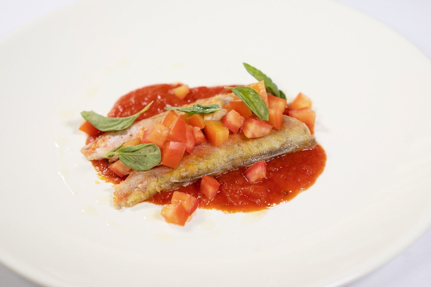リヴォルノ風魚のトマト煮